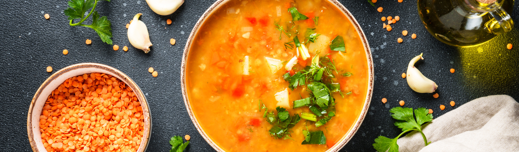 Sopa de lentejas rojas