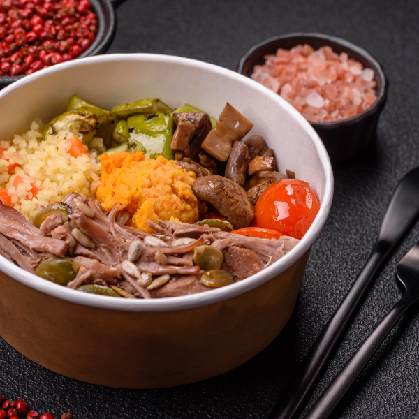 Yakimeshi de carne y vegetales
